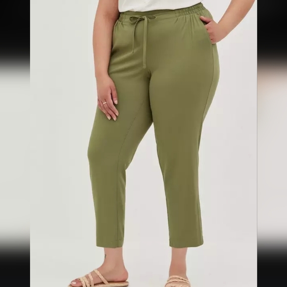 torrid Pants - Torrid Taper Green Stretch Challis Pants high rise Tie Front Pants size 3 / 3X